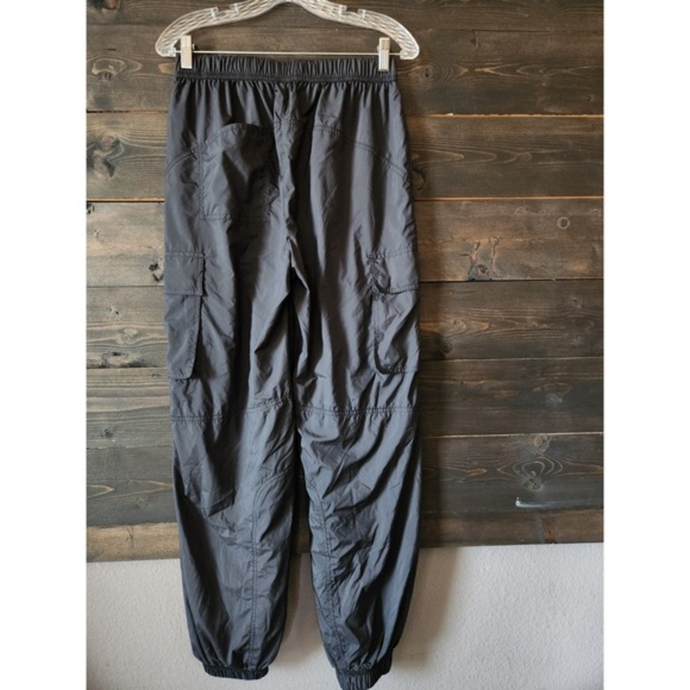 Fabletics Women's Size Small Lightweight Cargo Jogger Pants Black 28x30"‎ - Picture 3 of 11